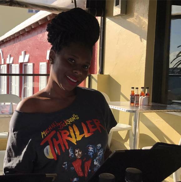 Meet your Posher, Monet - Picture 1 of 1